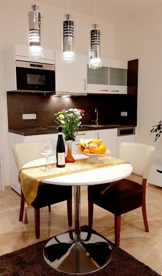 Nobless Apartments Holedna เบอร์โน ภายนอก รูปภาพ