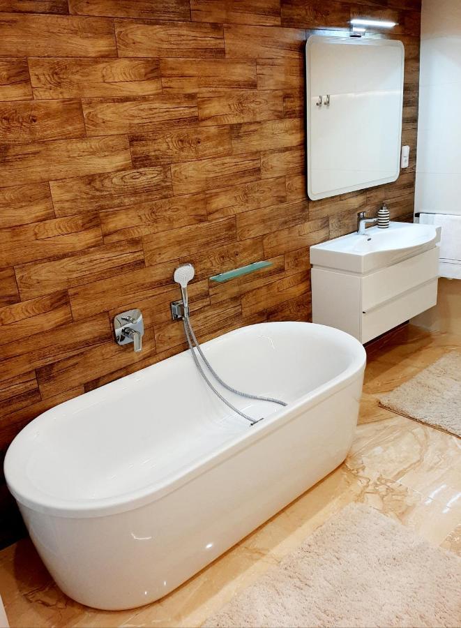 Nobless Apartments Holedna เบอร์โน ภายนอก รูปภาพ